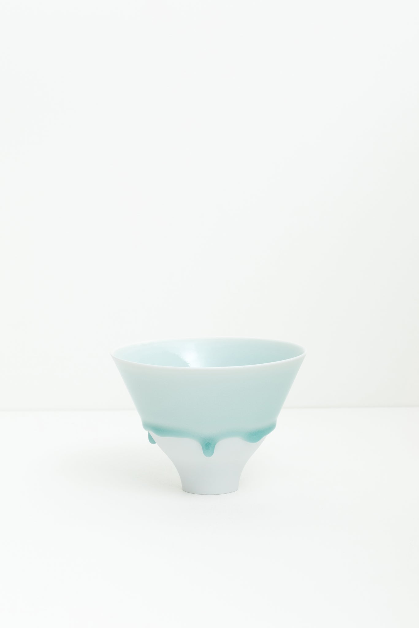 Celadon Flared Bowl (M)