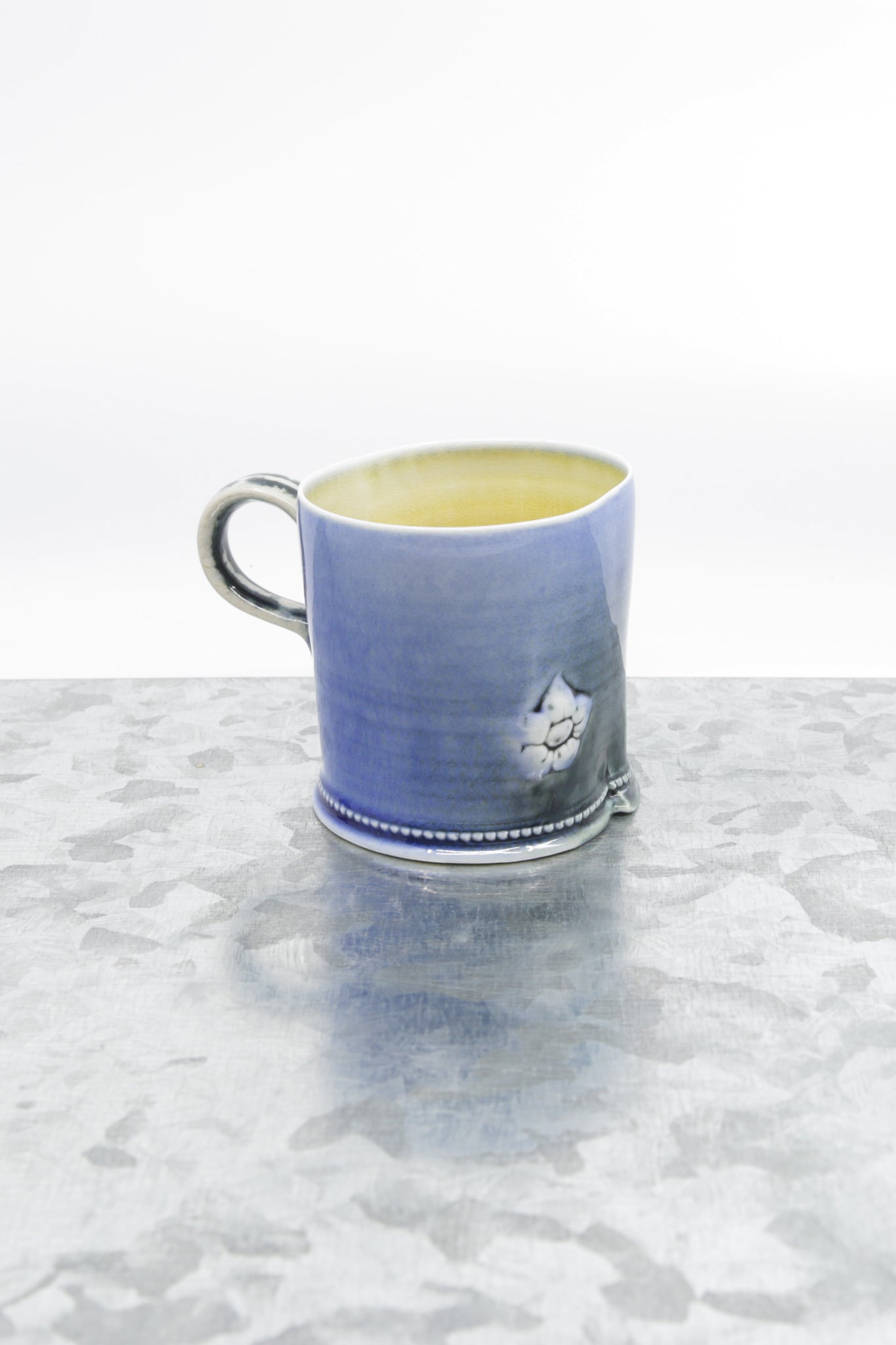 Special porcelain mug with flower detail