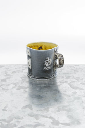 Special porcelain mug with flower detail