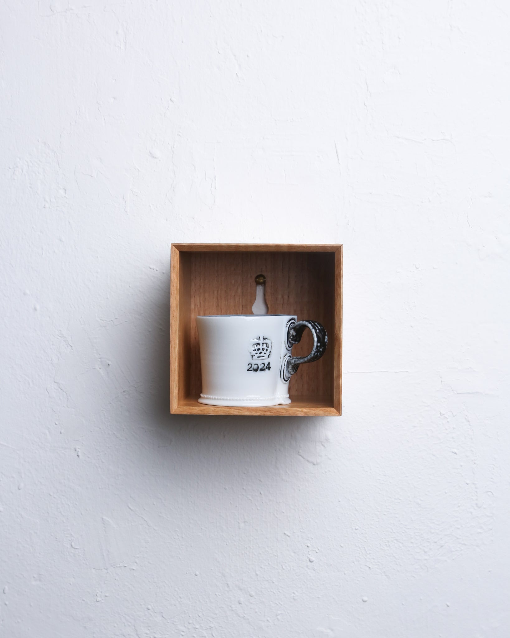 White Porcelain Mug & Chestnut Box